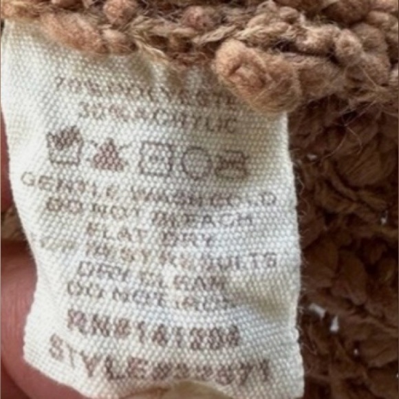 Hem & Thread Textured Colorblock Sweater in Tan, Cream, and Brown - Picture 4 of 4